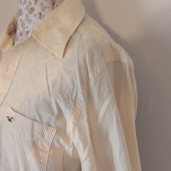 Hollister Cream Casual Button Down Shirt - Picture 4 of 5